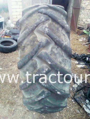 À vendre 2 Pneus agricoles 18.4-30 complet
