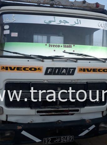 À vendre Camion plateau avec ridelles Fiat Iveco 115-17 complet