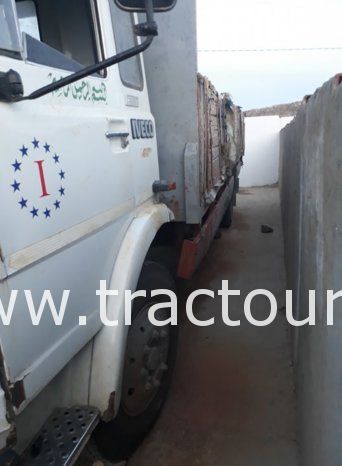 À vendre Camion plateau avec ridelles Fiat Iveco 115-17 complet