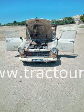 À vendre Camionnette 2 portes avec benne Peugeot 404 complet