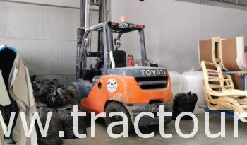 Location d’engin de manutention et camion de remorquage complet
