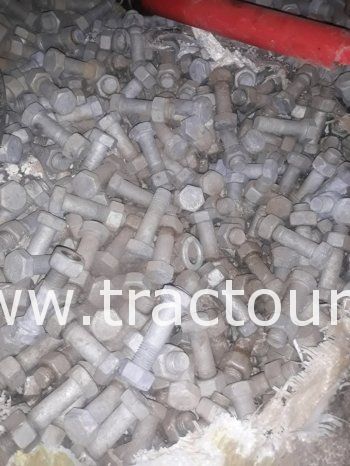 À vendre 17 tonnes de boulonnerie complet