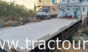 À vendre Camion plateau sans ridelles Renault Midliner M160 complet