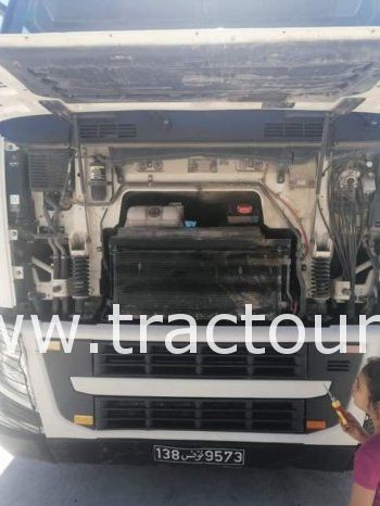 À vendre Tracteur Volvo FH 400 avec semi remorque plateau 3 essieux complet
