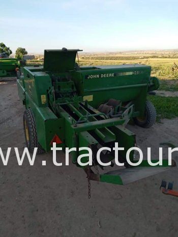 À vendre Presse à paille – Brissa John Deere 349 complet