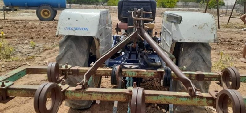 À vendre Tracteur avec matériels Farmtrac complet