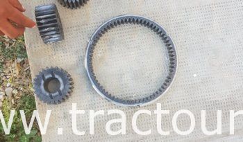 Cherche Train épicycloïdal: satellite ➕ planétaire ➕ arbre Kubota M9000  نلوج على complet