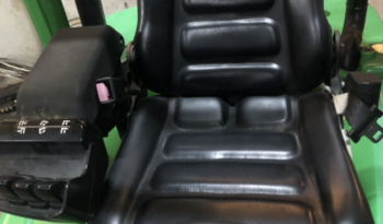 À vendre Chariot élévateur diesel Hyster 3 tonnes avec déplacement latérale et pneus neufs complet