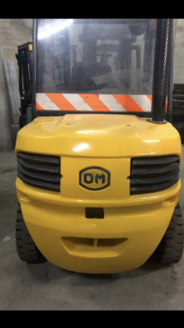 À vendre Chariot élévateur diesel OM-Pimespo XD 50 triplex 4 manette Capacité 5 tonnes importé de France complet