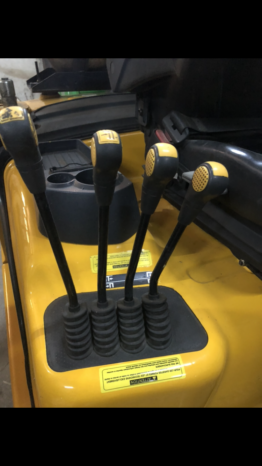 À vendre Chariot élévateur gaz Hyundai 3,5 tonnes triplex avec déplacement latérale complet