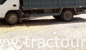 À vendre Camion plateau avec ridelles Isuzu NKR complet