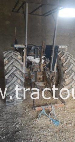 À vendre Tracteur New Holland 80-66 complet