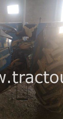 À vendre Tracteur New Holland 80-66 complet