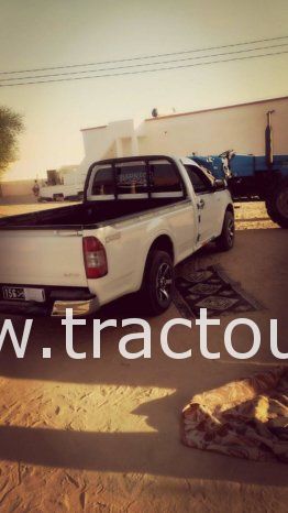 À vendre Camionnette 2 portes avec benne Isuzu D-max 2.5 TD complet