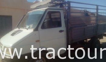 À vendre Camion plateau avec ridelles Iveco Daily 35.10 complet