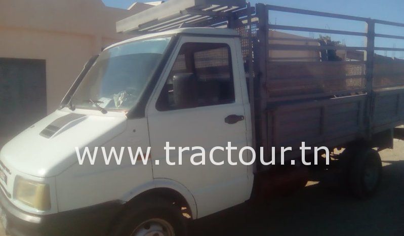 À vendre Camion plateau avec ridelles Iveco Daily 35.10 complet