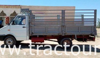 À vendre Camion plateau avec ridelles Iveco Daily 35.10 complet