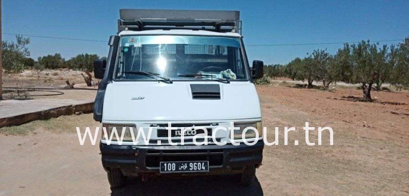 À vendre Camion plateau avec ridelles Iveco Daily 35.10 complet