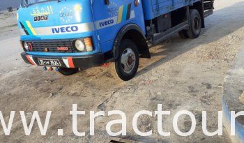 À vendre Camion plateau avec ridelles OM 40 complet
