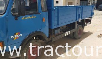 À vendre Camion plateau avec ridelles OM 40 complet