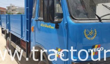 À vendre Camion plateau avec ridelles OM 40 complet