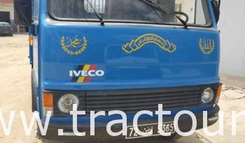 À vendre Camion plateau avec ridelles OM 40 complet