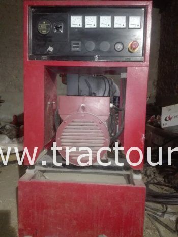 À vendre Groupe électrogène 3 cylindres Deutz 30 kVA complet