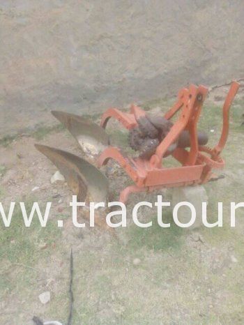 À vendre Charrue à 2 socs réversible MIG-Huard ➕ charrue à socs 2 socs ➕  déchaumeuse à socs 6 socs complet