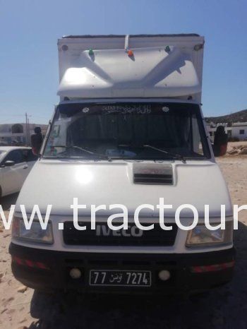 À vendre Pompe à chape 3 cylindres Putzmeister ou échanger contre camion Iveco Daily ou OM40 complet