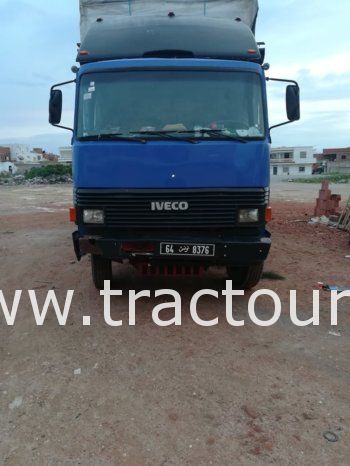 À vendre Camion plateau avec ridelles Fiat Iveco 135-14 complet