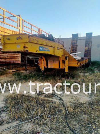 À vendre Semi remorque porte engin Fruehauf complet