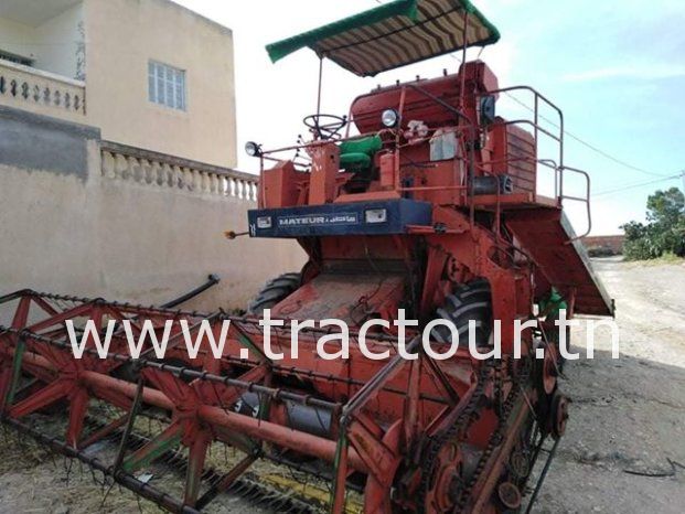 À vendre Moissonneuse batteuse Deutz 1202 Mateur avec presse a paille brissa Deutz complet
