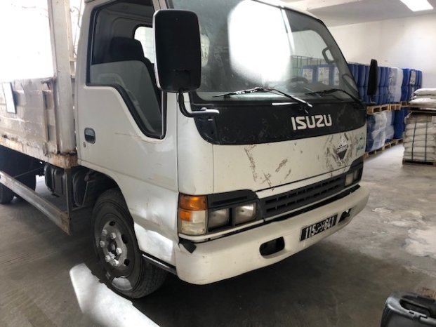 À vendre Plateau avec ridelles pour camion Isuzu NKR 66 complet