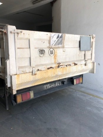 À vendre Plateau avec ridelles pour camion Isuzu NKR 66 complet