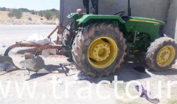 À vendre Tracteur John Deere 5075E avec charrue à 2 socs, déchaumeuse  à 9 disques, canadienne à 11 dents et pulvérisateur 400 litres complet