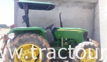 À vendre Tracteur John Deere 5075E avec charrue à 2 socs, déchaumeuse  à 9 disques, canadienne à 11 dents et pulvérisateur 400 litres complet