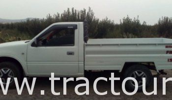 À vendre Camionnette 2 portes avec benne Isuzu Super Faster 2500 injection complet