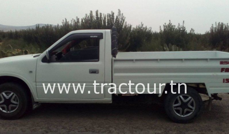 À vendre Camionnette 2 portes avec benne Isuzu Super Faster 2500 injection complet