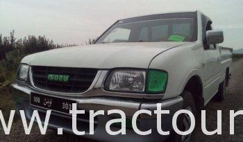 À vendre Camionnette 2 portes avec benne Isuzu Super Faster 2500 injection complet