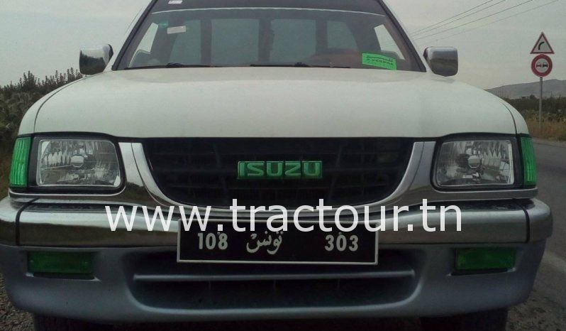 À vendre Camionnette 2 portes avec benne Isuzu Super Faster 2500 injection complet