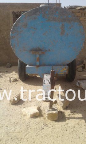 À vendre Tracteur Kubota M8540 avec chargeur frontal et semi remorque agricole citerne complet