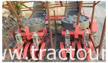 À vendre Planteuse à rangs complet