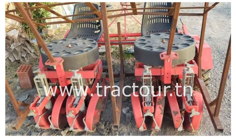 À vendre Planteuse à rangs complet