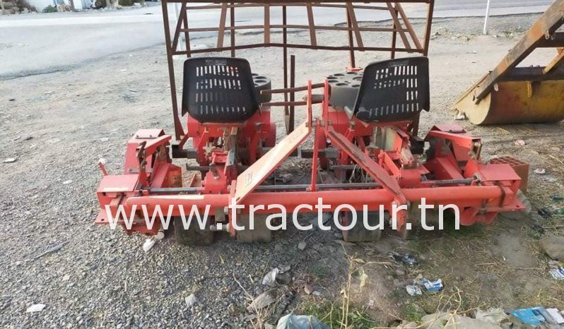 À vendre Planteuse à rangs complet