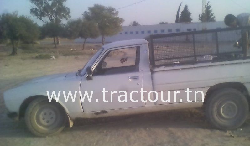 À vendre Camionnette 2 portes avec benne Peugeot 504 complet