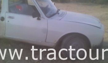 À vendre Camionnette 2 portes avec benne Peugeot 504 complet