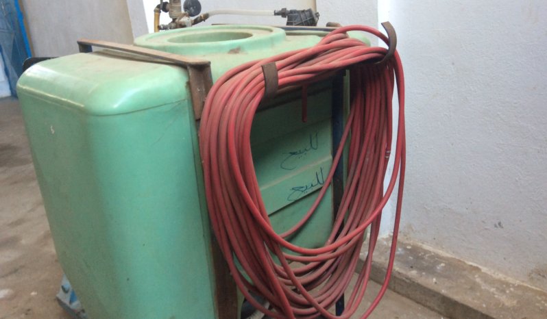 À vendre Pulvérisateur porté 400 litres complet