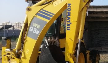 À louer Tractopelle Komatsu WB93R avec chauffeur  للكراء complet