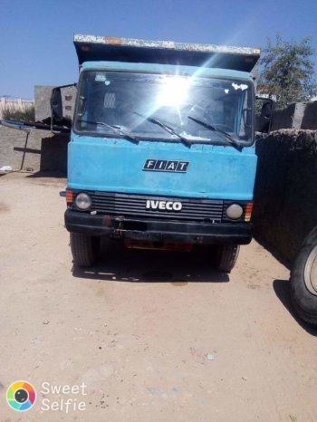 À vendre Camion benne Fiat Iveco 100-13 complet