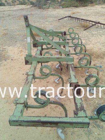À vendre Tracteur avec matériels International 1055 complet